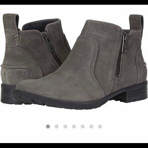 UGG Aureo booties